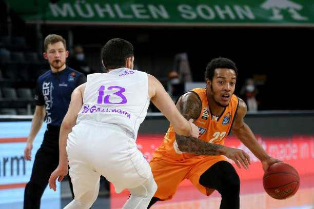 巴洛特利和 巴洛特利和