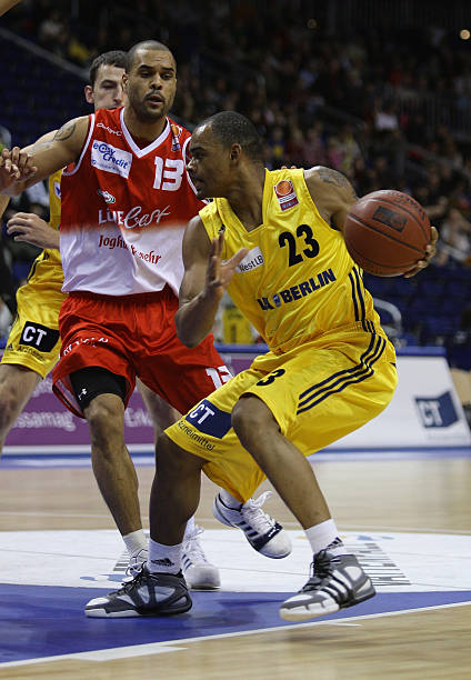 显示出足智 显示出足智